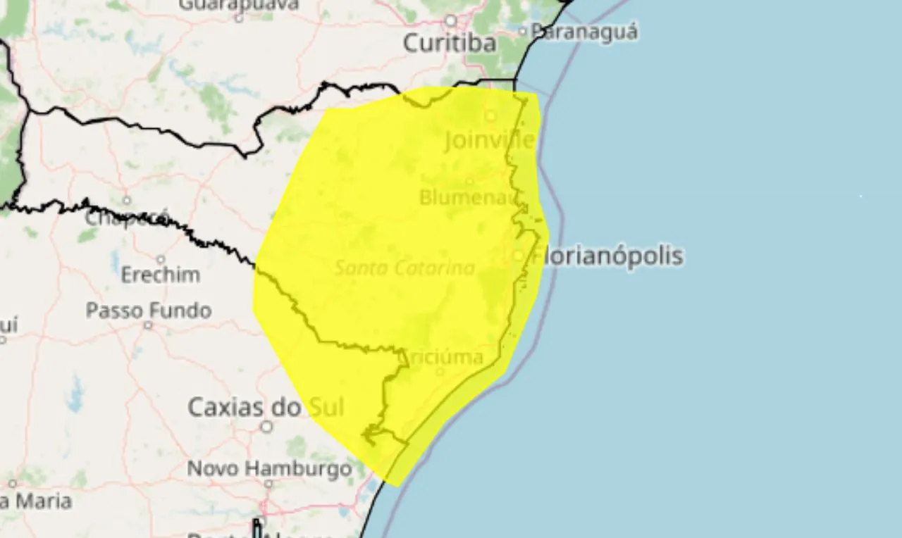 O mapa mostra as &aacute;reas em alerta para chuva intensa e ventos fortes